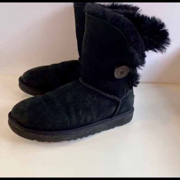 UGG Black Bailey Button II boots, size 7 EUC - Picture 3 of 11